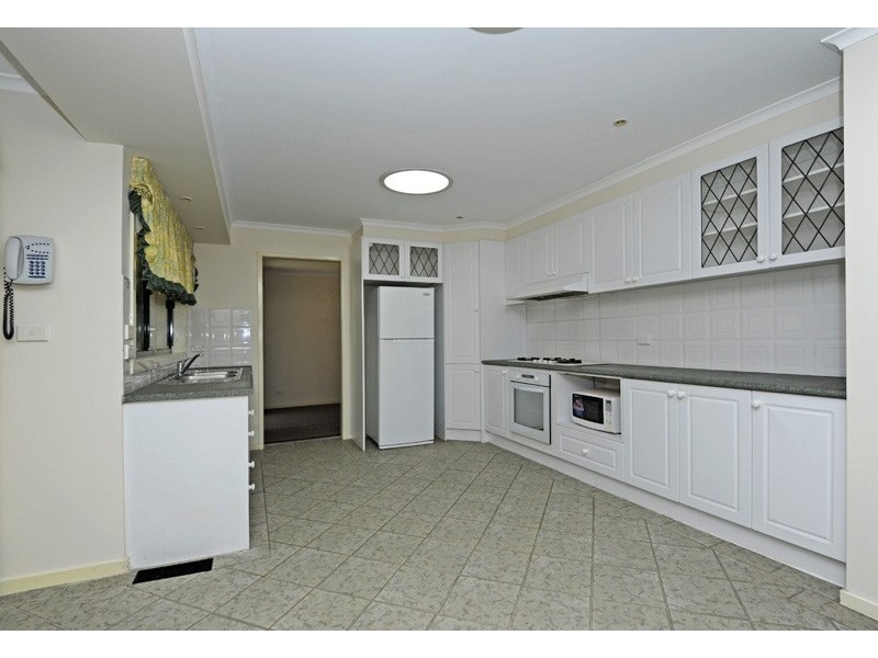 5 Poseidon Close, Mill Park VIC 3082