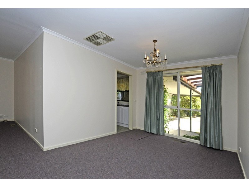 5 Poseidon Close, Mill Park VIC 3082