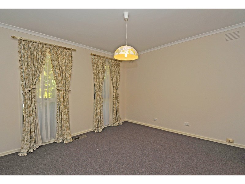 5 Poseidon Close, Mill Park VIC 3082
