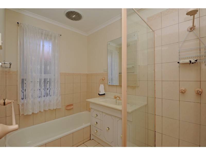5 Poseidon Close, Mill Park VIC 3082