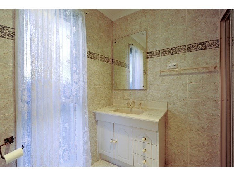 5 Poseidon Close, Mill Park VIC 3082