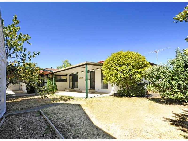 5 Poseidon Close, Mill Park VIC 3082