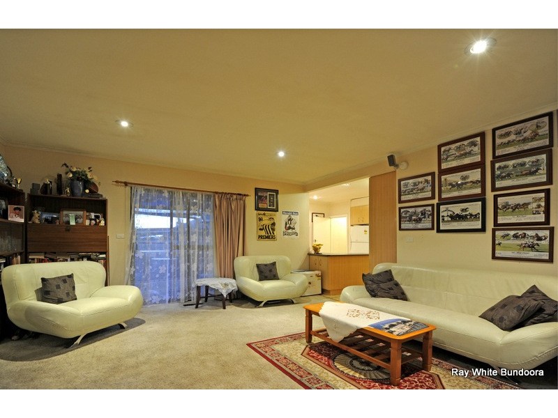 9 Flag Street, Kingsbury VIC 3083