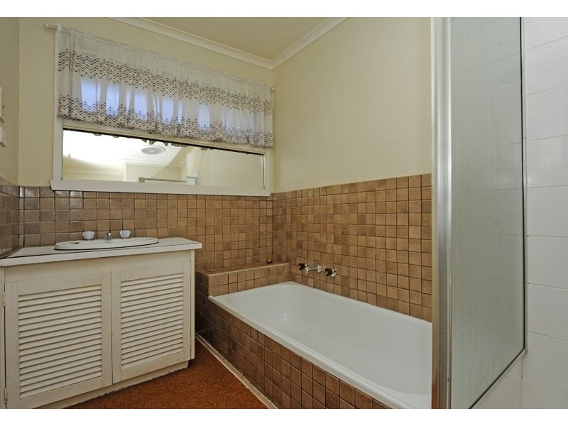 18 Ebony Drive, Bundoora VIC 3083