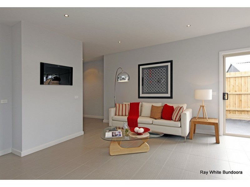 2/13 Lantana Avenue, Thomastown VIC 3074