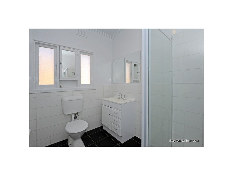 18 Maryborough Ave, Kingsbury VIC 3083