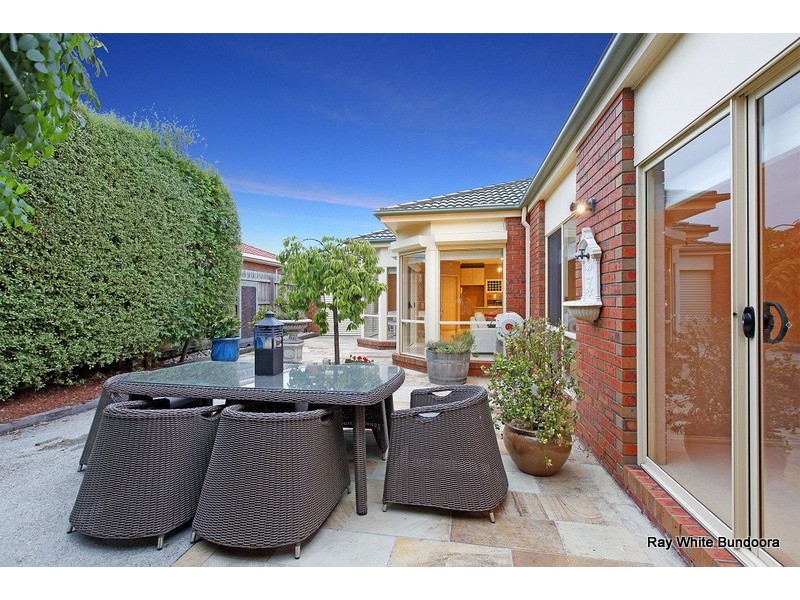 12 Mary Bryant Court, Mill Park VIC 3082