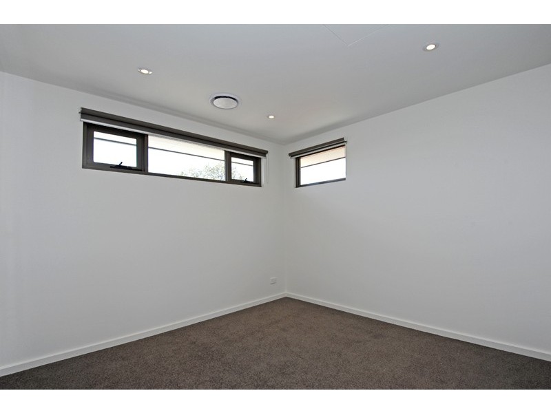 2/1 Olympic Street, Bundoora VIC 3083