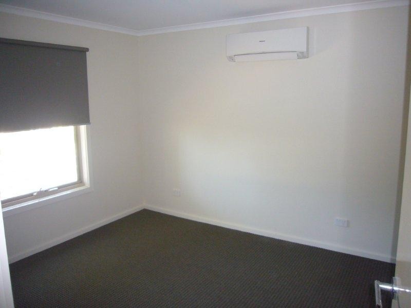 2/1 Nirvana Drive, South Morang VIC 3752