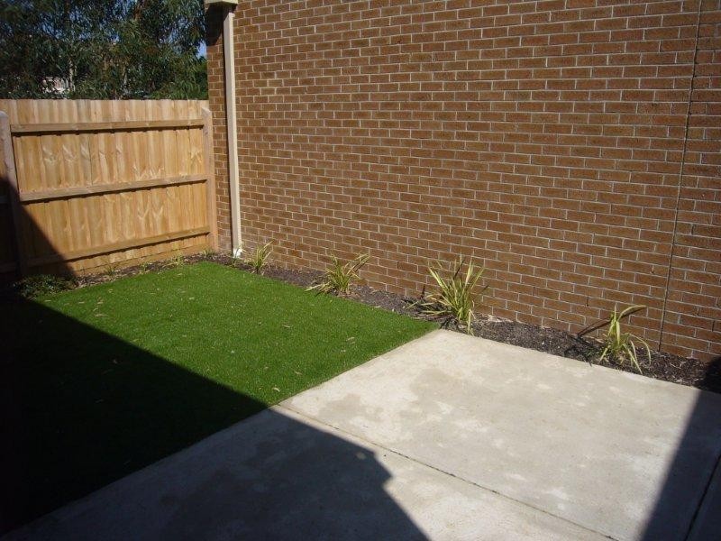 2/1 Nirvana Drive, South Morang VIC 3752