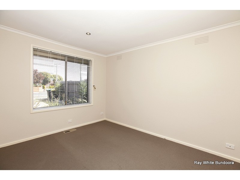 10 Kalara Close, Lalor VIC 3075