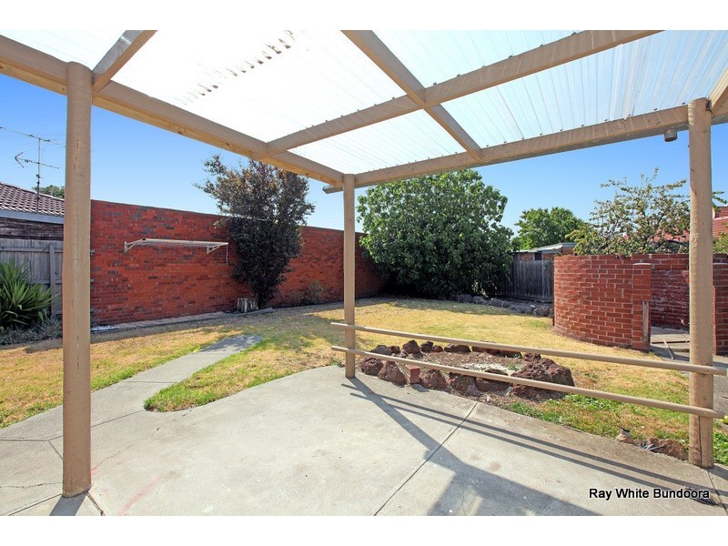 10 Kalara Close, Lalor VIC 3075