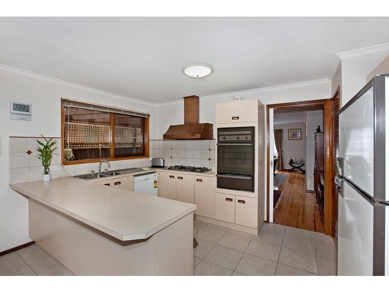 20 Veronica Cres, Mill Park VIC 3082
