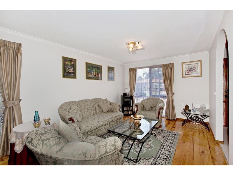 20 Veronica Cres, Mill Park VIC 3082