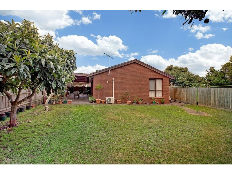 20 Veronica Cres, Mill Park VIC 3082