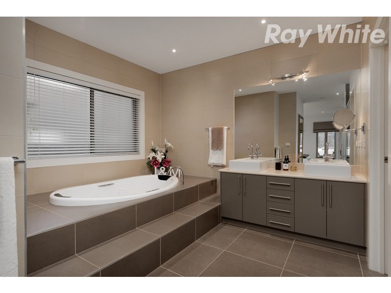 24 Quartz Grove, Epping VIC 3076