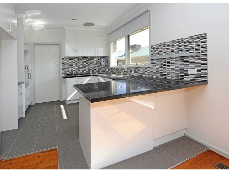 11 Bernard Crescent, Bundoora VIC 3083