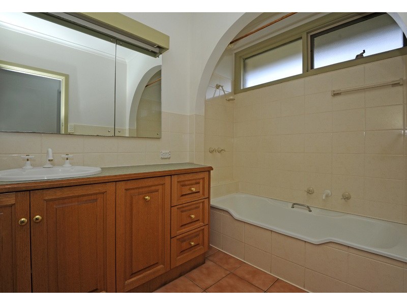 11 Bernard Crescent, Bundoora VIC 3083