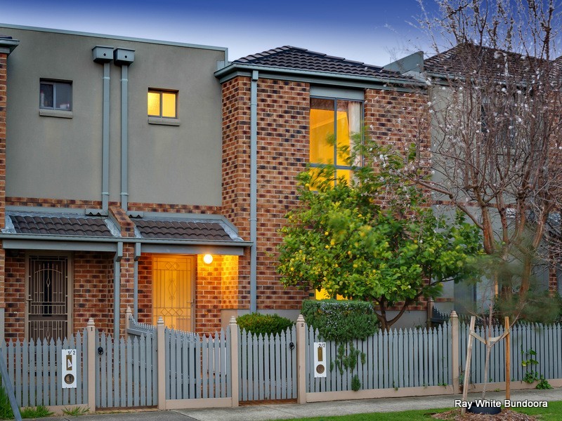2/2 Shoalhaven Street, Bundoora VIC 3083