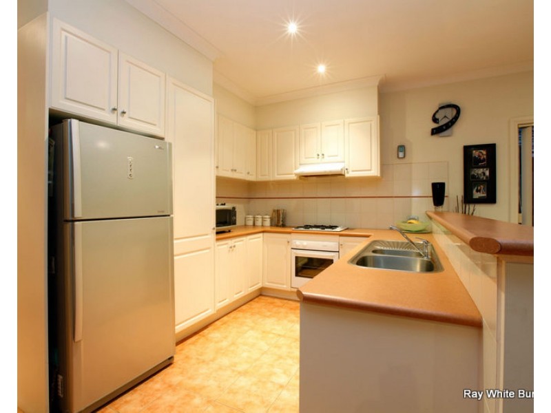 6 Silvertop Court, Mill Park VIC 3082