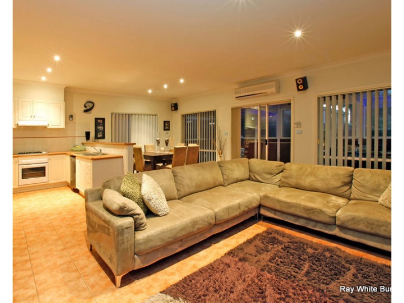 6 Silvertop Court, Mill Park VIC 3082