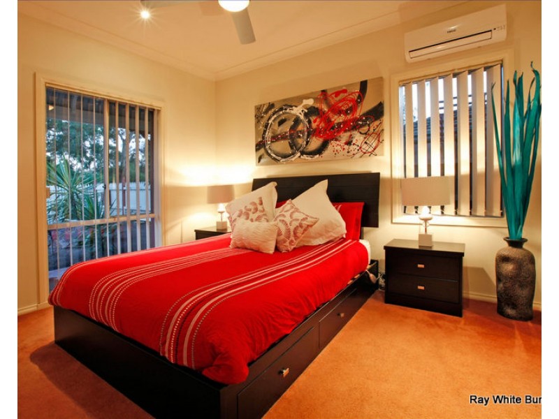 6 Silvertop Court, Mill Park VIC 3082