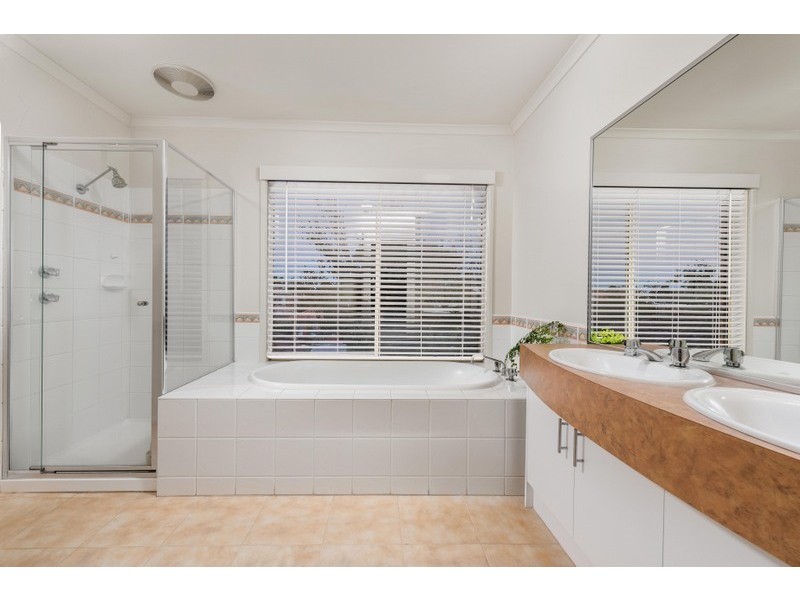 4 J V Smith Street, Bundoora VIC 3083