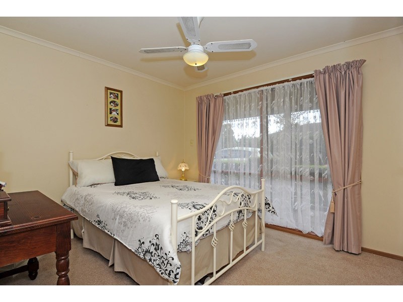 13 Glendale Avenue, Epping VIC 3076