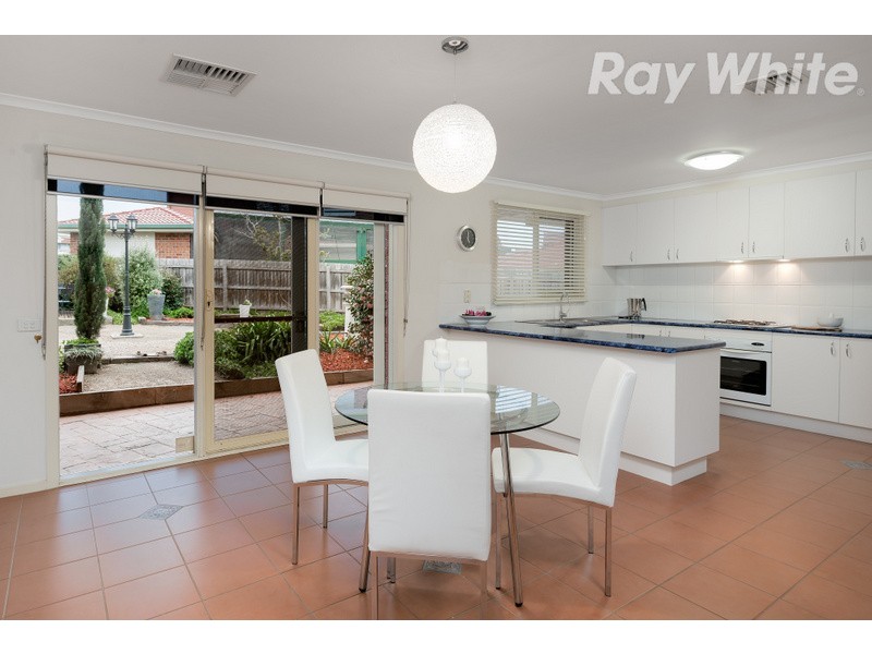 11 Adam Place, Mill Park VIC 3082