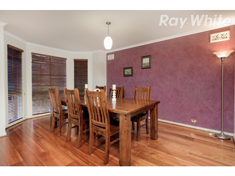 11 Adam Place, Mill Park VIC 3082