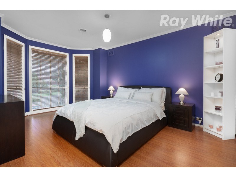 11 Adam Place, Mill Park VIC 3082