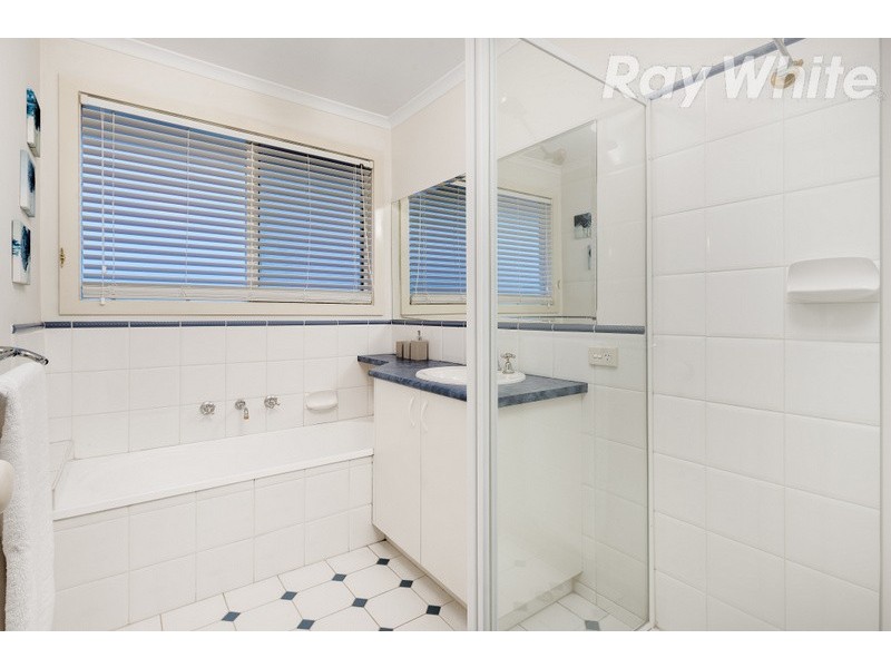 11 Adam Place, Mill Park VIC 3082