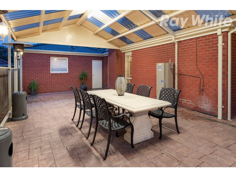 11 Adam Place, Mill Park VIC 3082