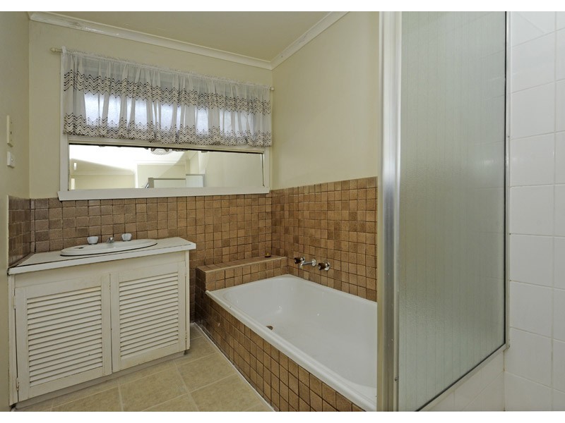 18 Ebony Drive, Bundoora VIC 3083