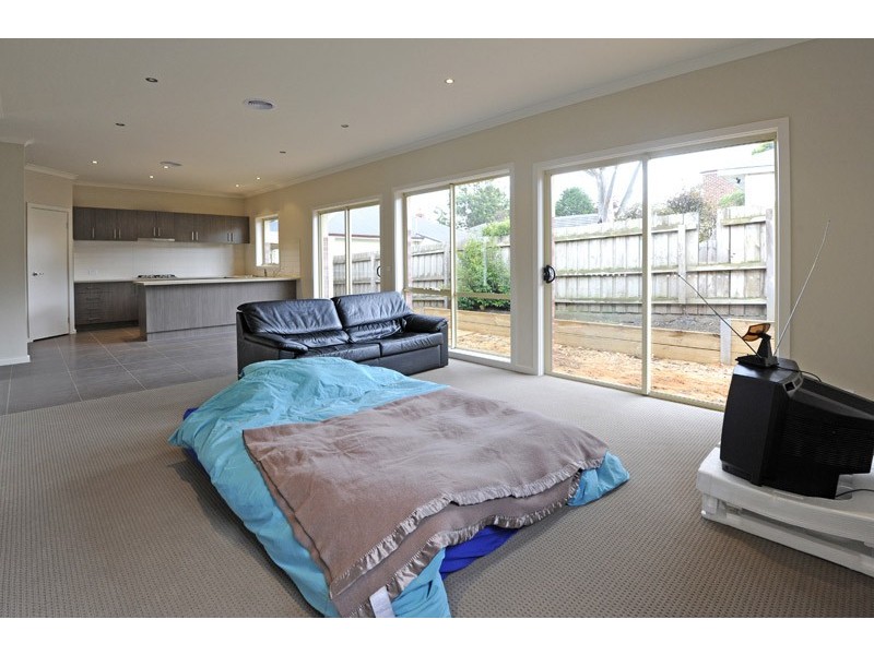 1 and 3/28 Lindsay Street, Macleod VIC 3085