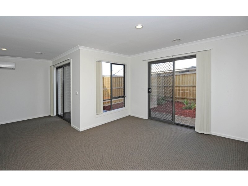 22 Pimpinella Pass, Mernda VIC 3754