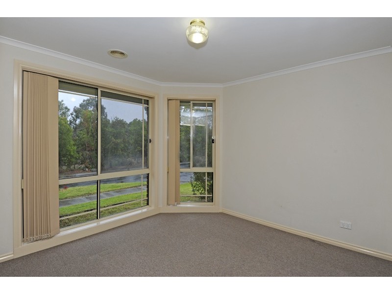 33 Greswell Park Drive, Watsonia VIC 3087