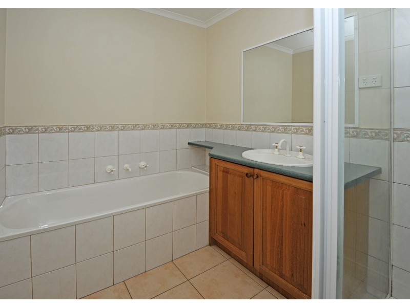 33 Greswell Park Drive, Watsonia VIC 3087