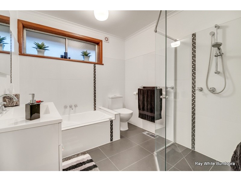 29 Donach Crescent, Bundoora VIC 3083