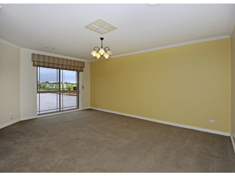 40 Stillman Drive, Mill Park VIC 3082