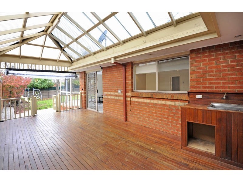 40 Stillman Drive, Mill Park VIC 3082