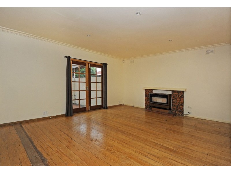 1/10 Dunne Street, Kingsbury VIC 3083