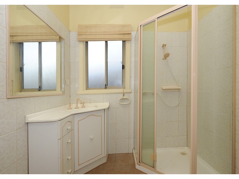 1/10 Dunne Street, Kingsbury VIC 3083