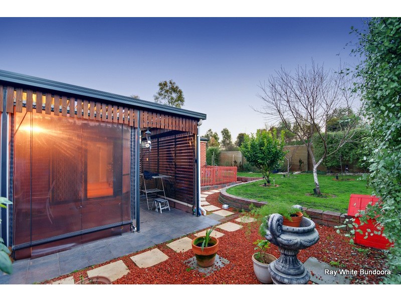 102 Bramble Crescent, Bundoora VIC 3083