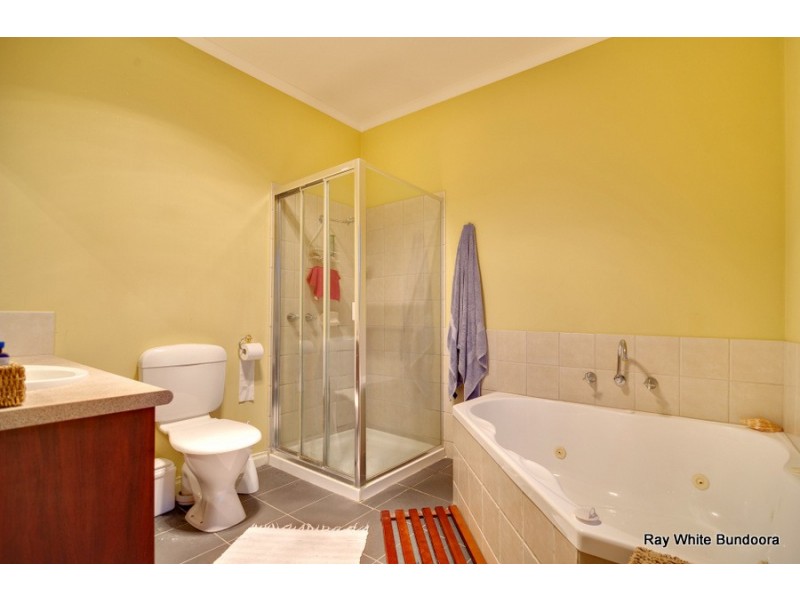 18 Westwood Drive, Mill Park VIC 3082