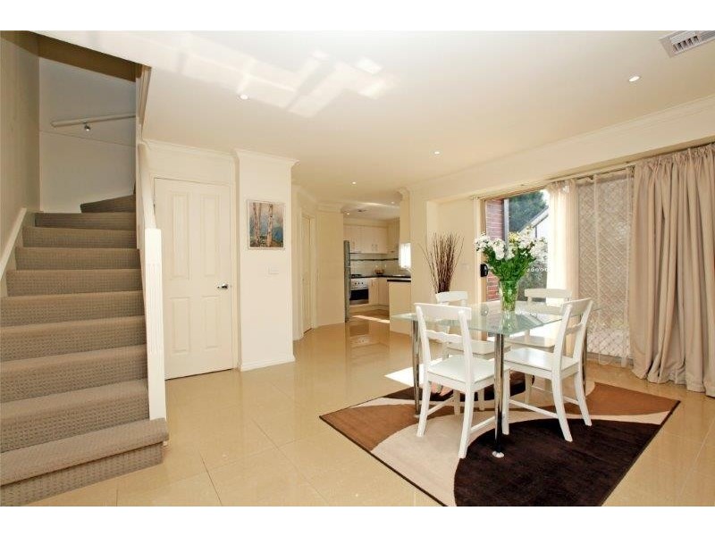 1/8 Tennyson Street, Watsonia VIC 3087