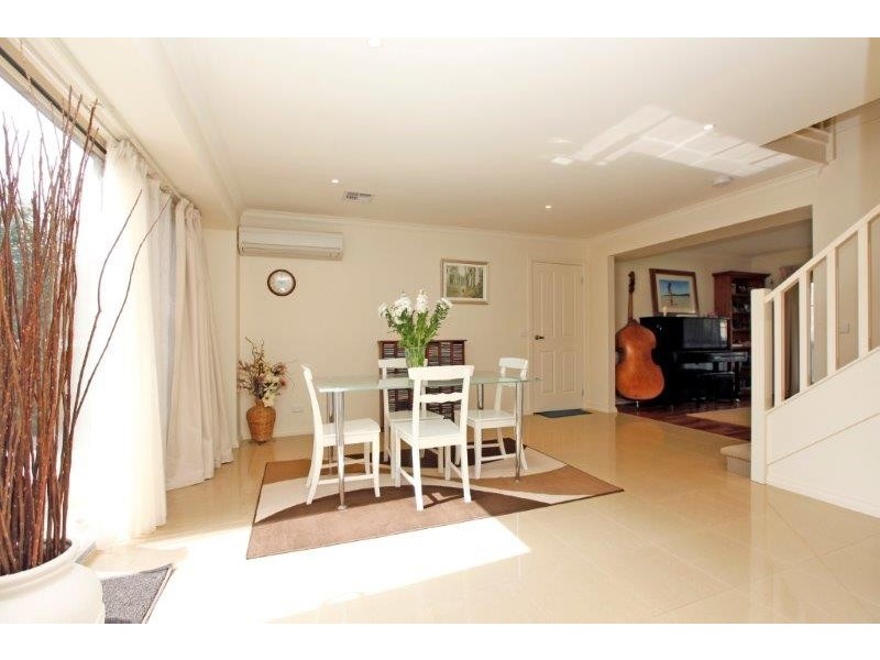 1/8 Tennyson Street, Watsonia VIC 3087