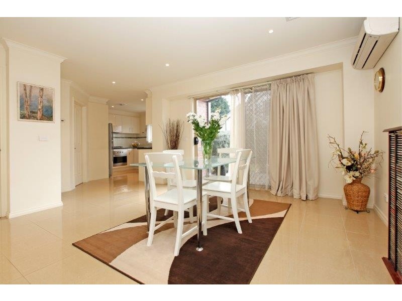 1/8 Tennyson Street, Watsonia VIC 3087