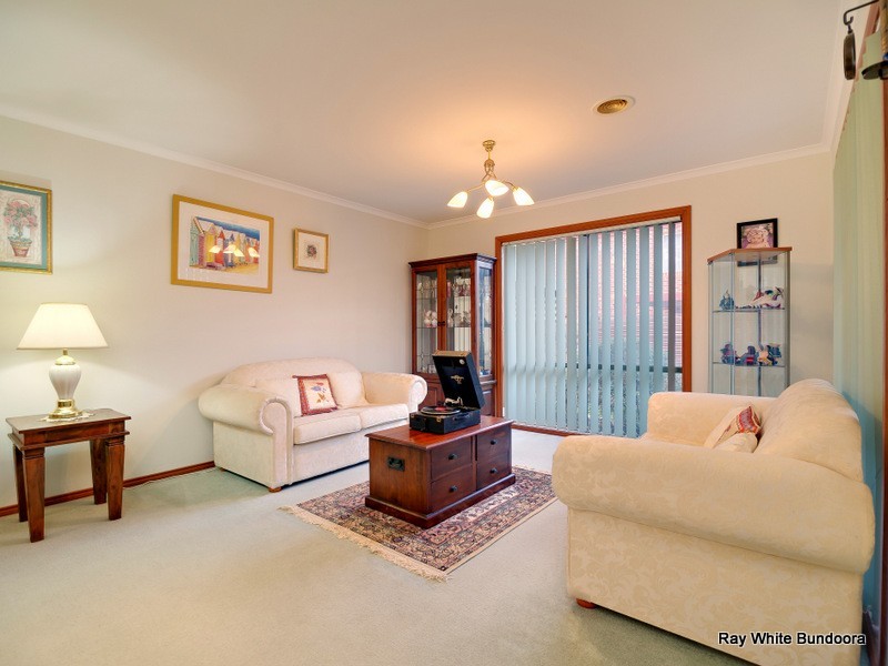 15 Castlereagh Place, Watsonia VIC 3087
