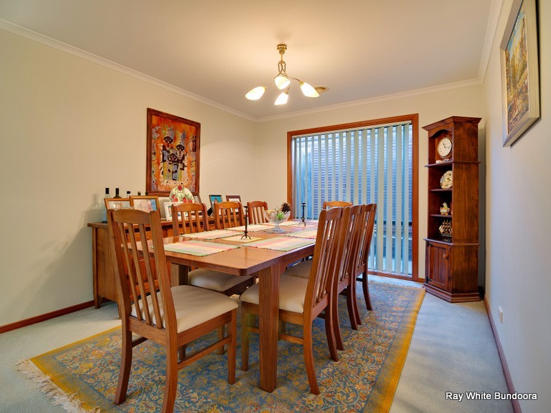 15 Castlereagh Place, Watsonia VIC 3087